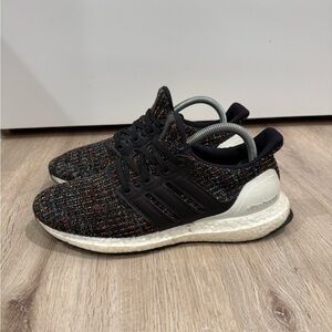Adidas ultra boost 4.0 size 8 black multi color. Replacement insoles